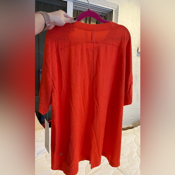 NWT Lululemon Crew Neck Train Tee Autumn Red Size 6 $68 retail - Picture 9 of 9